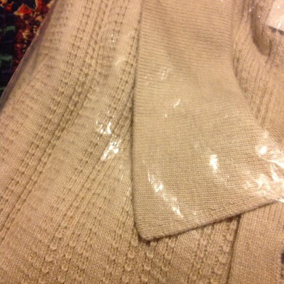 Banana Republic Men's Textured Front Button-Down Beige Polo Shirt - Large - NWT - Picture 5 of 7